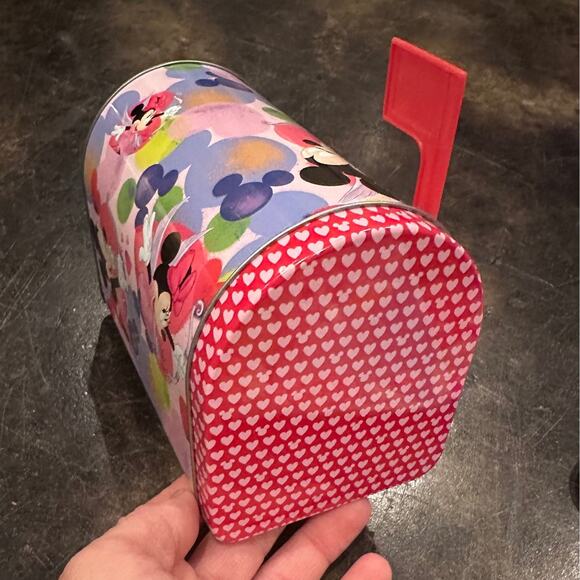 Valentines Day Bundle.  Books, valentines cards for school, mailbox tin, & more - Picture 10 of 10